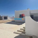 MAISON AVEC TERRAIN À VENDRE À HOUMT SOUK DJERBA ZA - RÉF V724