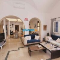 BELLE VILLA AVEC PISCINE EN ZONE TOURISTIQUE DJERBA-RÉF V623