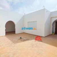 VILLA DE PLAIN-PIED À VENDRE À HOUMT SOUK DJERBA ZU - RÉF V713