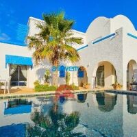 VILLA AVEC PISCINE À HOUMT SOUK DJERBA - RÉF L768